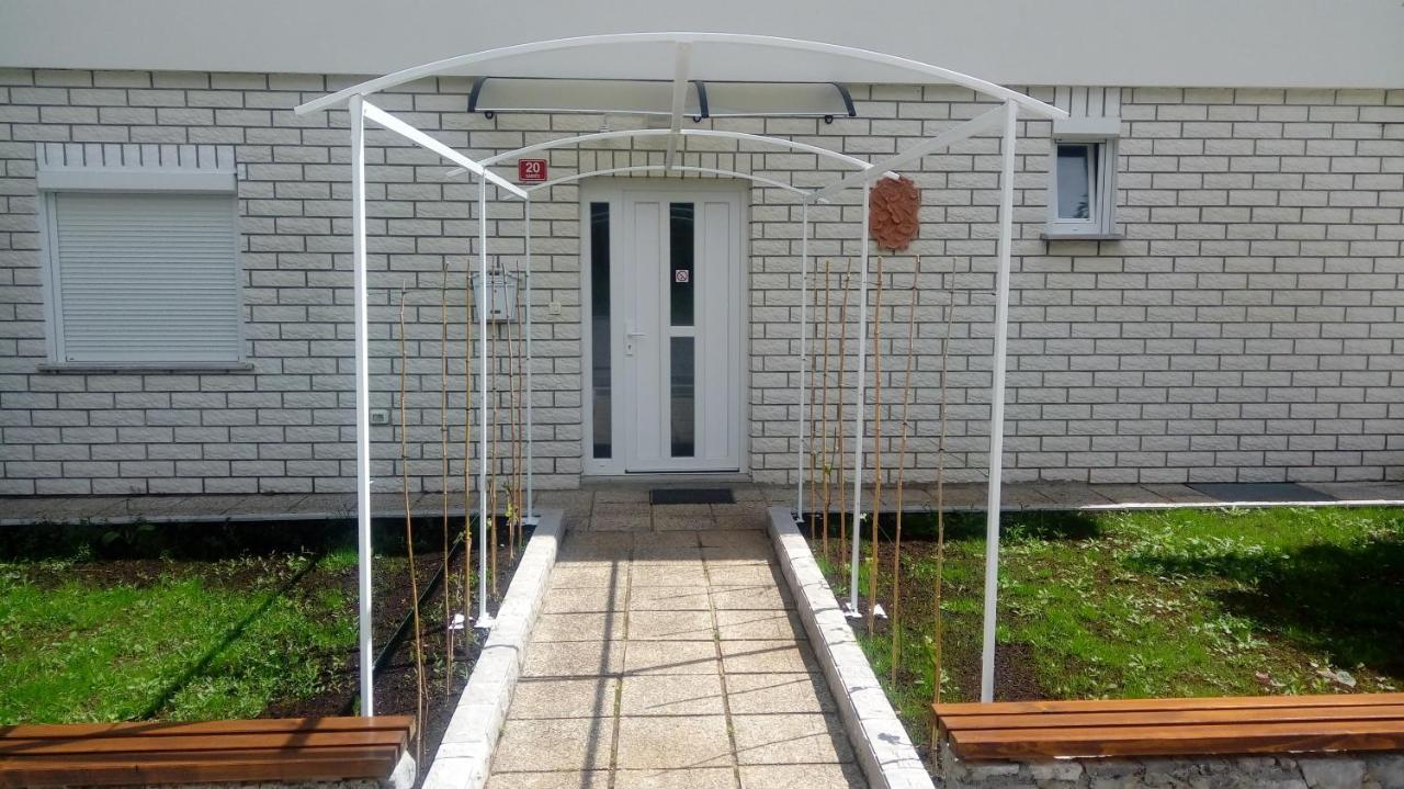 Divaca, Vila Srebrna Exteriör bild